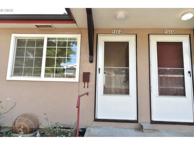 5800 Se WOODSTOCK Blvd, Portland, OR 97206