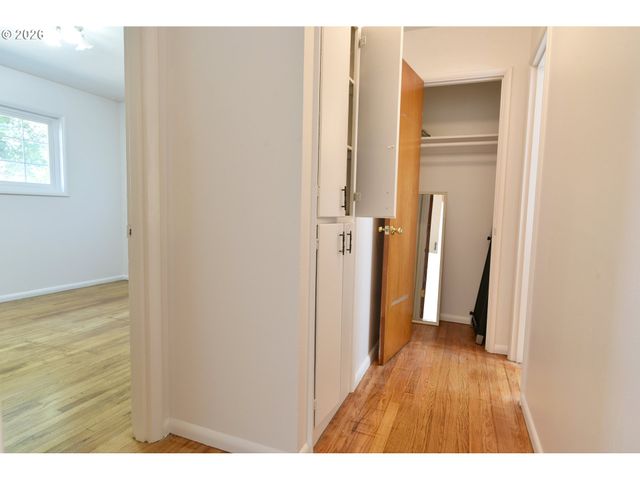 5800 Se WOODSTOCK Blvd, Portland, OR 97206