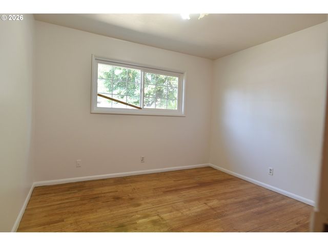 5800 Se WOODSTOCK Blvd, Portland, OR 97206