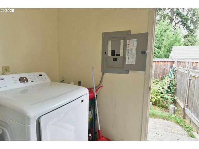 5800 Se WOODSTOCK Blvd, Portland, OR 97206