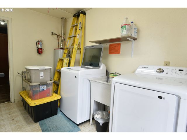 5800 Se WOODSTOCK Blvd, Portland, OR 97206
