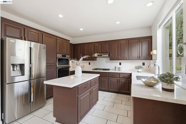 1574 Nobu Dr, San Jose, CA 95131