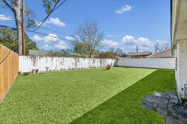 5810 Viking Drive, Houston, TX 77092