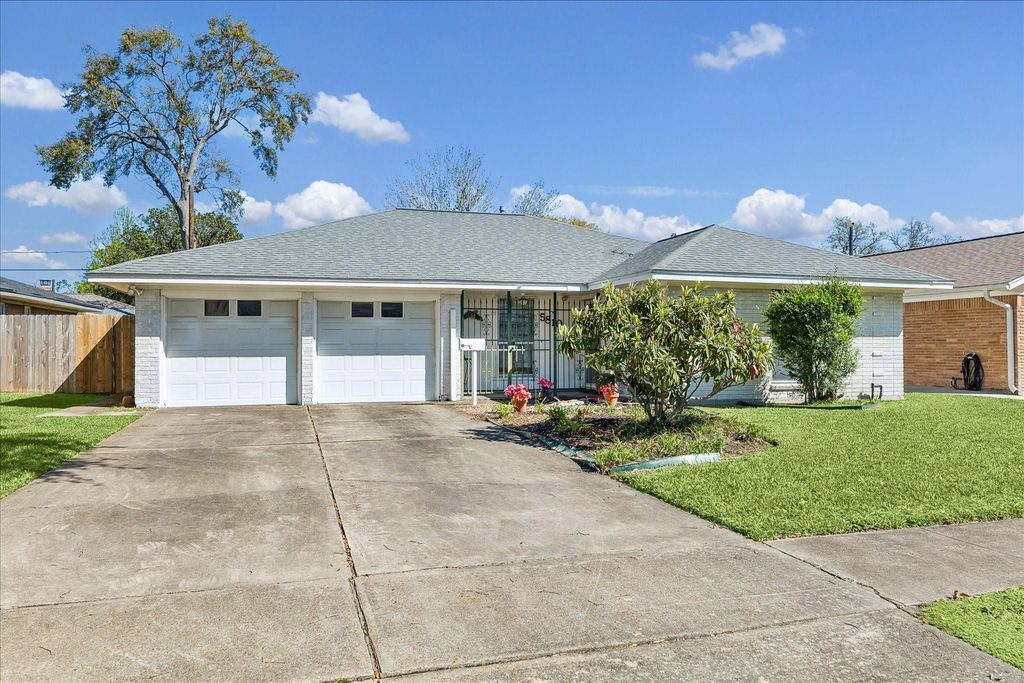 5810 Viking Drive, Houston, TX 77092