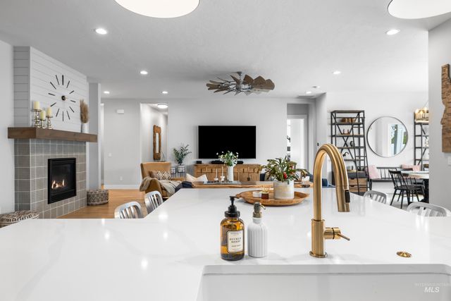 13427 N Hazel Grouse Way, Boise, ID 83714