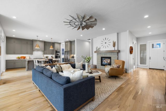 13427 N Hazel Grouse Way, Boise, ID 83714