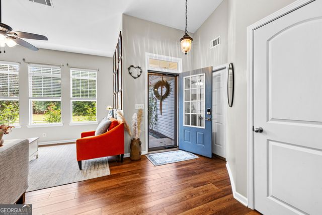 121 Meadowbrook Lane, Grantville, GA 30220