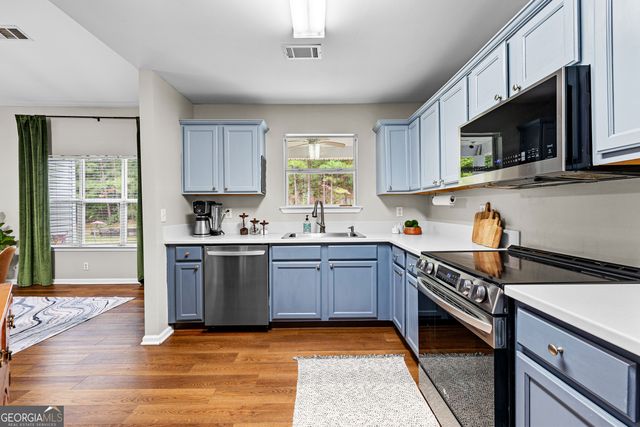 121 Meadowbrook Lane, Grantville, GA 30220