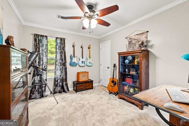 121 Meadowbrook Lane, Grantville, GA 30220