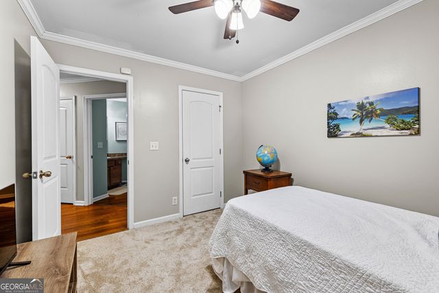 121 Meadowbrook Lane, Grantville, GA 30220