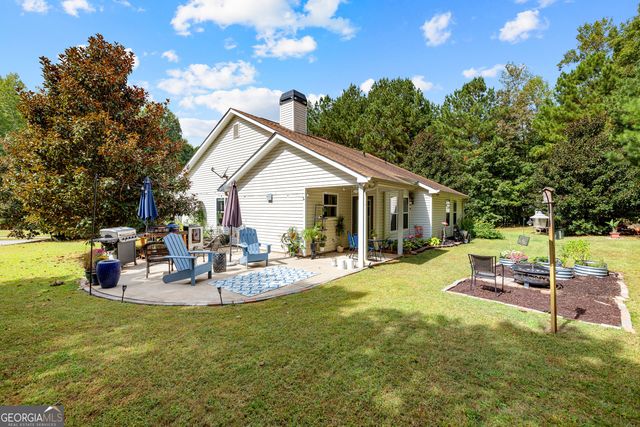 121 Meadowbrook Lane, Grantville, GA 30220