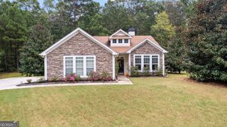 121 Meadowbrook Lane, Grantville, GA 30220