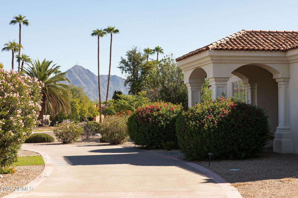 8575 E SHARON Drive, Scottsdale, AZ 85260