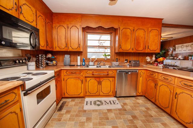 123 Swain Avenue, Boiling Springs, SC 29316