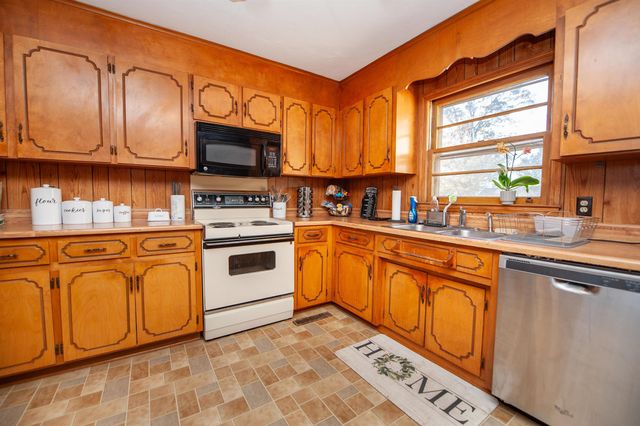 123 Swain Avenue, Boiling Springs, SC 29316