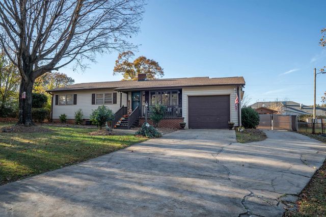 123 Swain Avenue, Boiling Springs, SC 29316