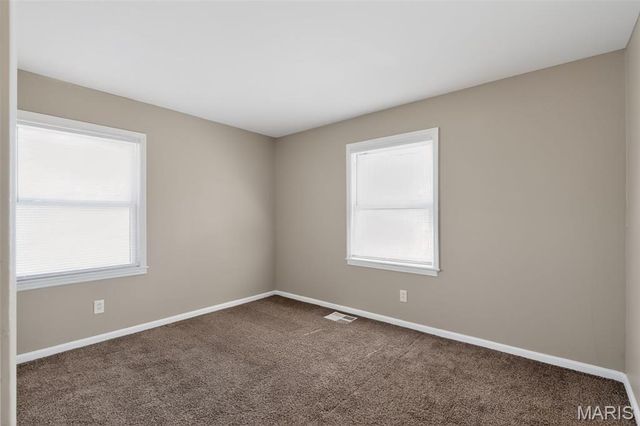 325 Lancashire Road, St Louis, MO 63137