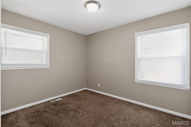 325 Lancashire Road, St Louis, MO 63137