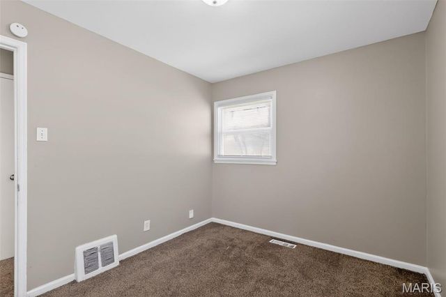 325 Lancashire Road, St Louis, MO 63137