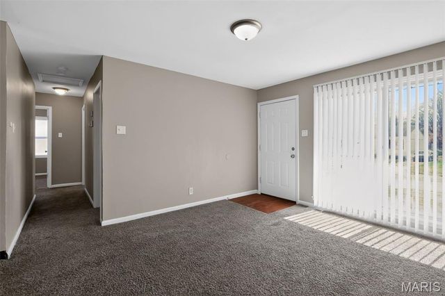 325 Lancashire Road, St Louis, MO 63137