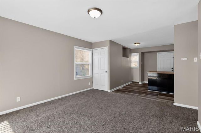 325 Lancashire Road, St Louis, MO 63137