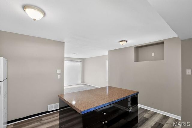 325 Lancashire Road, St Louis, MO 63137