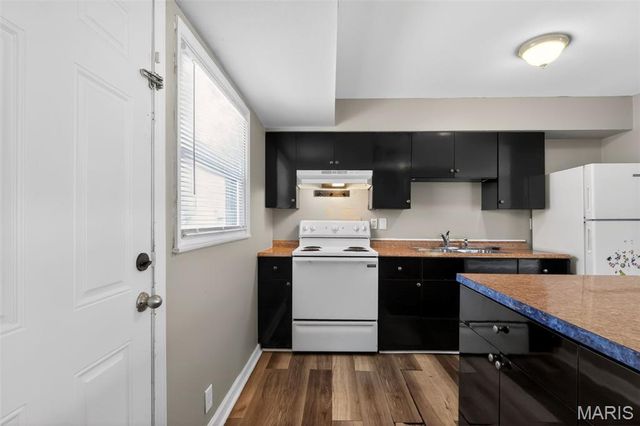 325 Lancashire Road, St Louis, MO 63137