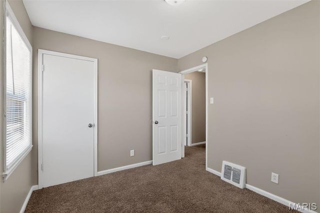 325 Lancashire Road, St Louis, MO 63137