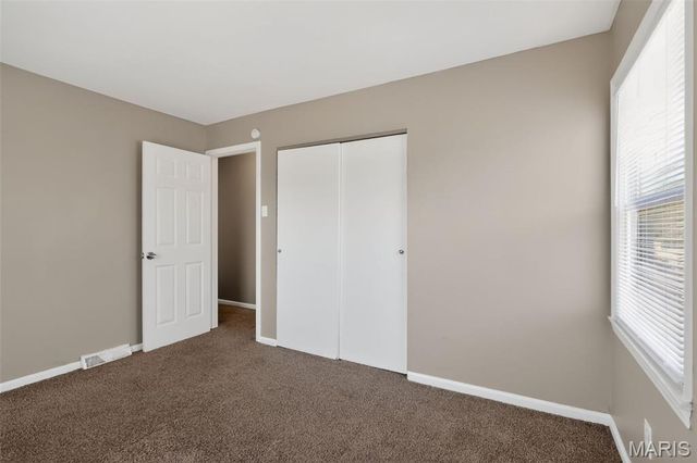 325 Lancashire Road, St Louis, MO 63137