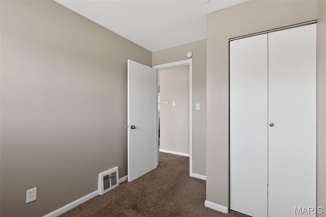 325 Lancashire Road, St Louis, MO 63137