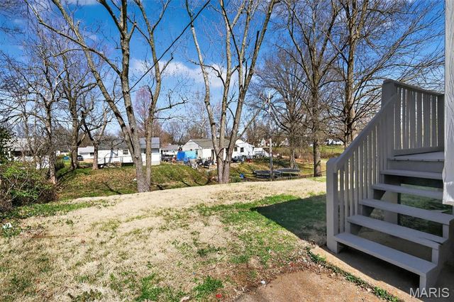 325 Lancashire Road, St Louis, MO 63137