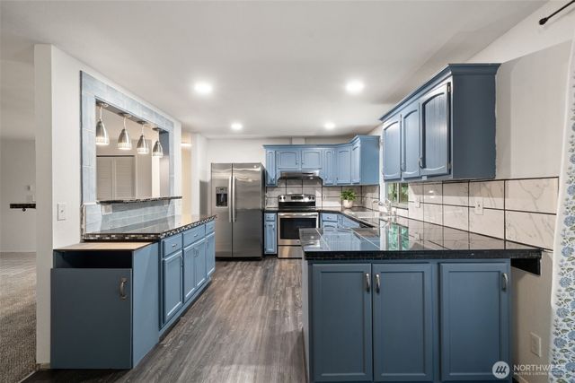 9125 Central Valley, Bremerton, WA 98311