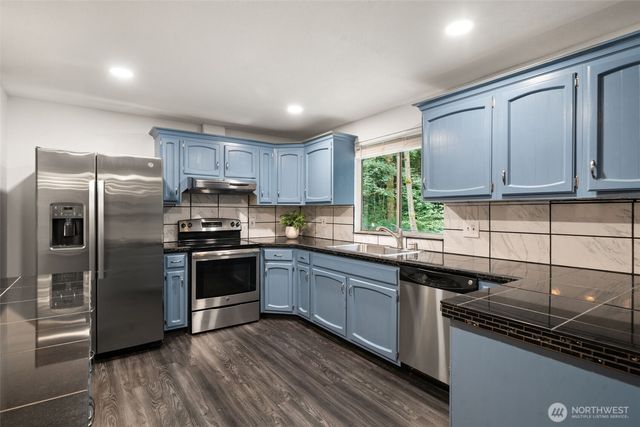 9125 Central Valley, Bremerton, WA 98311