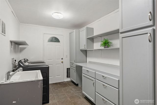 9125 Central Valley, Bremerton, WA 98311