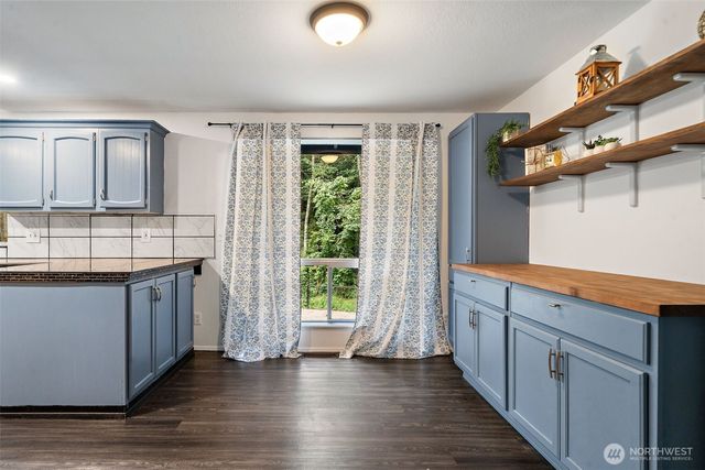 9125 Central Valley, Bremerton, WA 98311