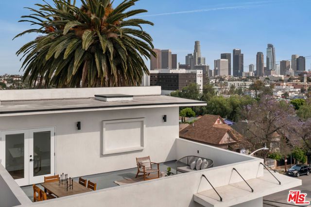 2001 W Bellevue Avenue, Los Angeles, CA 90026