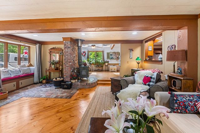 23 Paradise Ln, Halifax, MA 02338