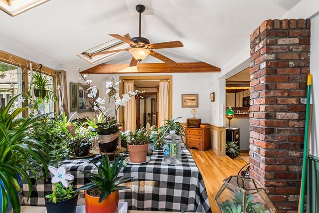 23 Paradise Ln, Halifax, MA 02338