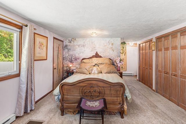 23 Paradise Ln, Halifax, MA 02338