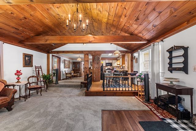 23 Paradise Ln, Halifax, MA 02338
