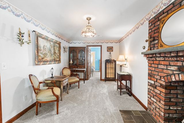 23 Paradise Ln, Halifax, MA 02338