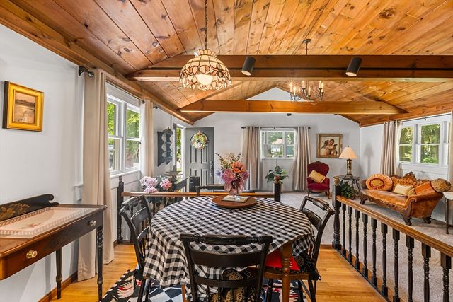 23 Paradise Ln, Halifax, MA 02338
