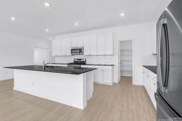 8904 James Bowie, Seguin, TX 78155