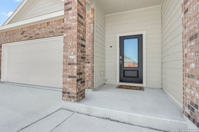8904 James Bowie, Seguin, TX 78155