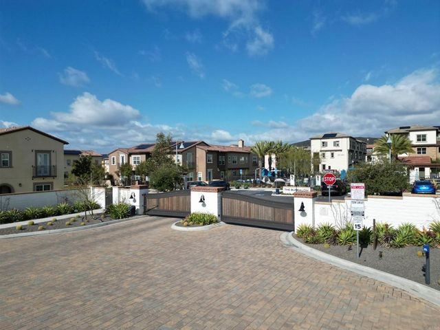 126 Diamante Rd, San Marcos, CA 92078
