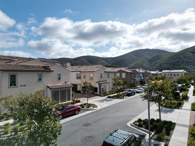 126 Diamante Rd, San Marcos, CA 92078