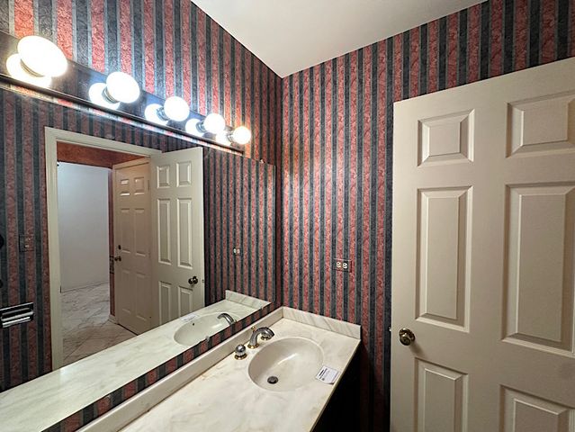 19W244 Governors Trail, Oak Brook, IL 60523