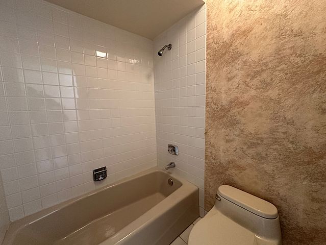 19W244 Governors Trail, Oak Brook, IL 60523