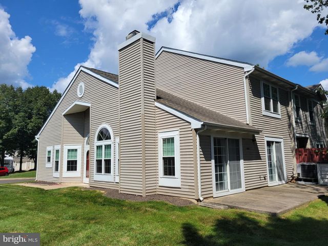 5603 CONSTITUTION CT, North Wales, PA 19454