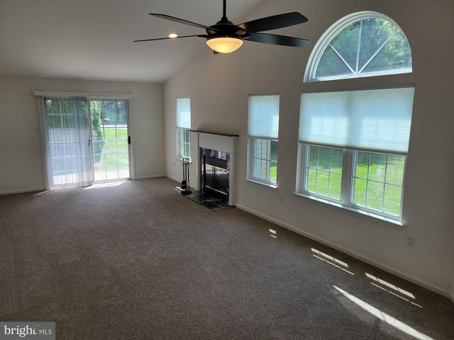5603 CONSTITUTION CT, North Wales, PA 19454